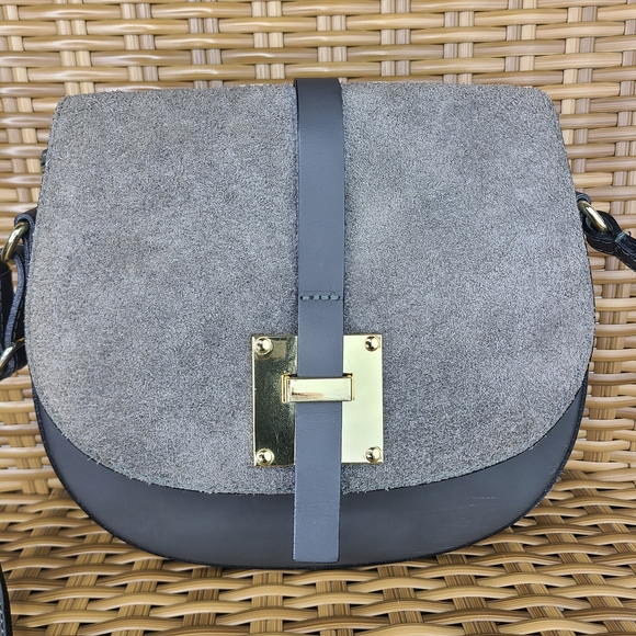 Borse In Pelle Italian Leather Saddlebag Crossbody Bag Gray Gold Tone Accents - Picture 2 of 15